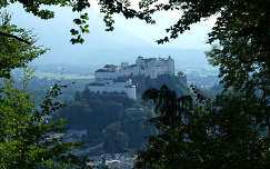 Salzburgi vár a Kapucinus hegyről fotózva, Ausztria