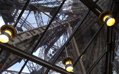Párizs - Eiffel-torony a liftből nézve