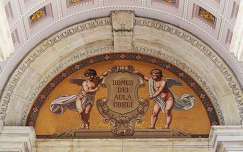 Magyarország, Budapest, Szent István Bazilika, mozaikkép az előcsarnokban