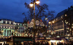 Magyarország, Budapest, Vörösmarty tér, karácsonyi vásár, 2011