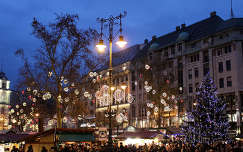 Magyarország, Budapest, Vörösmarty tér, karácsonyi vásár, 2011