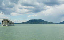 hegy balaton címlapfotó tó felhő badacsony magyarország hajó
