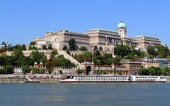 várak és kastélyok budai vár budapest folyó magyarország duna hajó