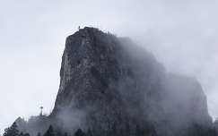 románia hegy kárpátok erdély kövek és sziklák köd