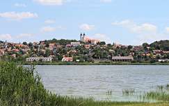 Magyarország, Tihany, Belső-tó, háttérben az Apátság
