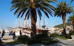 Horvátország, Split : a Diocletianus palota elótti yacht kikötő