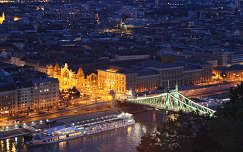 folyó szabadság híd éjszakai képek hajó címlapfotó budapest híd nyár magyarország duna