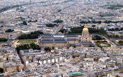 az Invalidusok Dómja az Eiffel-toronyból,Párizs,Franciaország