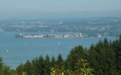 A Bodeni-tó és a németországi Lindau Ausztriából nézve