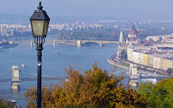országház folyó lámpa címlapfotó budapest lánchíd ősz híd magyarország duna