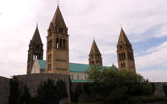 magyarország pécs templom