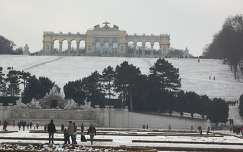 Schönbrunni kastély parkja télen, Bécs