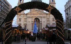Budapest,Szt.István bazilika előtti tér Karácsonyi hangulatban