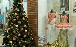 Karácsonyi kirakat és kiállítás a Corvin Plázában