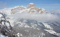 olaszország hegy kövek és sziklák alpok felhő tél