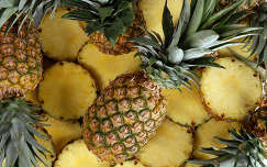 gyümölcs ananász