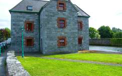 Ház a Corrib River mellett (Galway)
