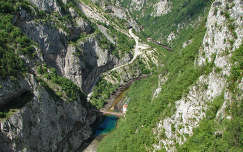 hegy út montenegró kövek és sziklák híd