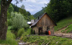 ház románia faház erdély patak