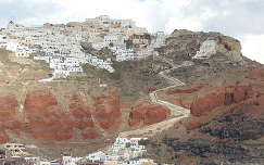 Vista parcial de Santorini, Grecia.
