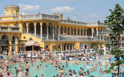 Budapest,Széchenyi fürdő áprilisban