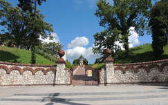 Pécs, a Zsolnay mauzóleum bejárata