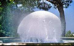 szökőkút, vízcseppek