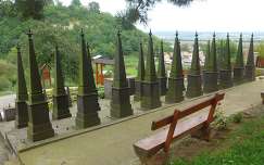 Fémből készült, XIX. századi síremlékek a sajógömöri temetőben, Felvidék