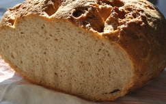 Októberi kovászos kenyér