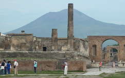Pompei romjai a Vezúvval, Olaszország
