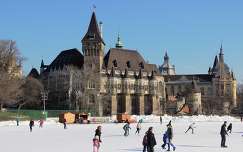 várak és kastélyok címlapfotó vajdahunyad vára budapest magyarország tél