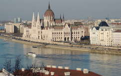 Budapest,Parlament a várból
