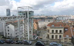 Az Igazságügyi Palota melletti lift, amely az 