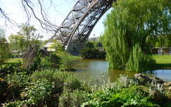 Eiffel torony melletti park