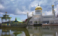Omar Ali Saifuddin Mecset, Brunei, Borneó sziget