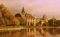 várak és kastélyok vajdahunyad vára budapest ősz tükröződés magyarország