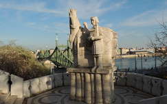 Budapest,Gellért hegyről kilátás ,Szt.István király szobrával