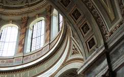 esztergom ablak templom belső tér esztergomi bazilika magyarország dunakanyar