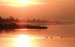 naplemente címlapfotó tó