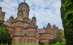 Templom és egyetem Csernovic Ukrajna