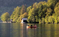 ház címlapfotó csónak ősz tó