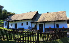 Hollókő
