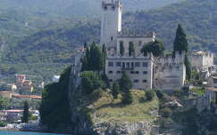 Melcasine, Garda tó