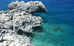 kövek és sziklák tengerpart tenger