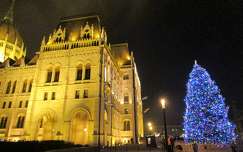 fenyÅ‘ a ParlamentnÃ©l (2)