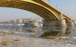 budapest híd folyó duna tél tükröződés margit híd magyarország