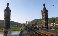 Vasúti híd az Elbán Szász-Svájcban