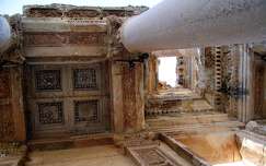 Törökország, Ephesus - Celsus-könyvtár békaperspektívából