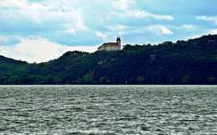 tihanyi-félsziget balaton tihanyi apátság templom tó magyarország