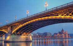kék óra margit híd duna folyó magyarország budapest országház címlapfotó híd